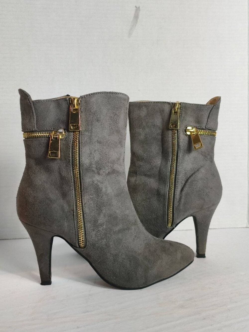 Bellini Claudia Womens 6M Suede Ankle Boots Pointy Stiletto Gray Zippers Elegant
